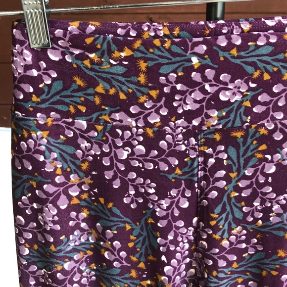 Lularoe Purple with flowers OS leggings pants - Picture 2 of 3